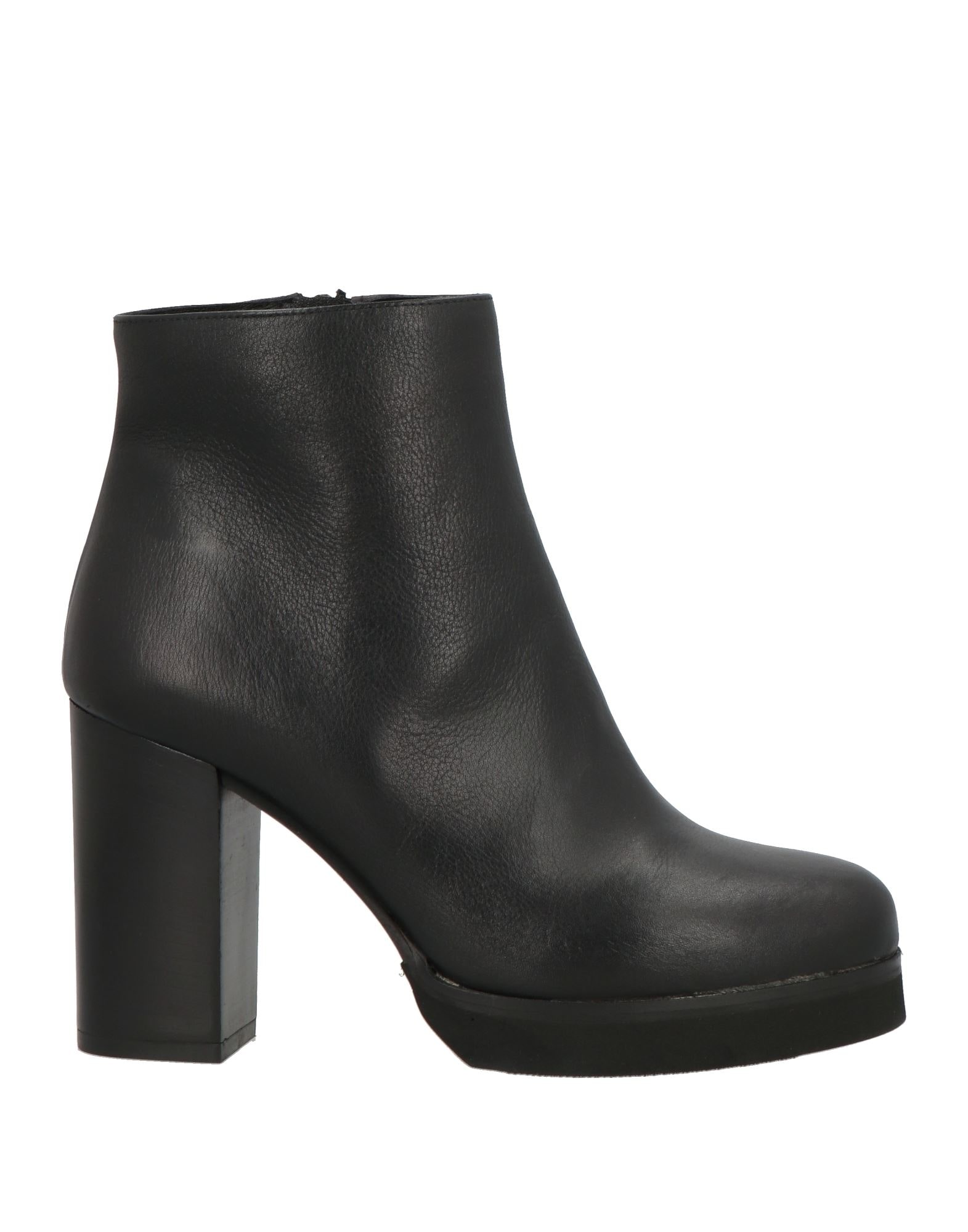 NOA A. - Ankle boots