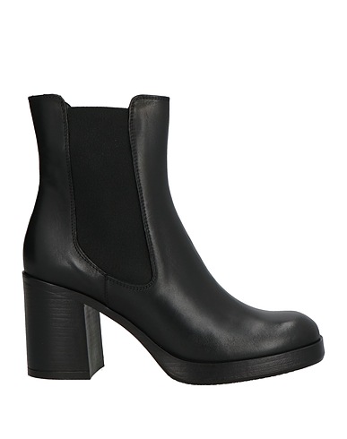 NOA A. Ankle boot Black Calfskin