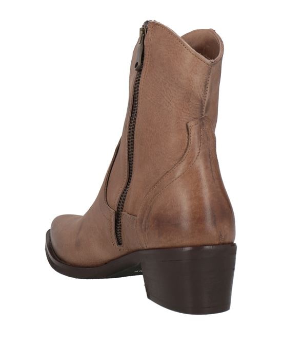 NOEE Полусапоги и высокие ботинки