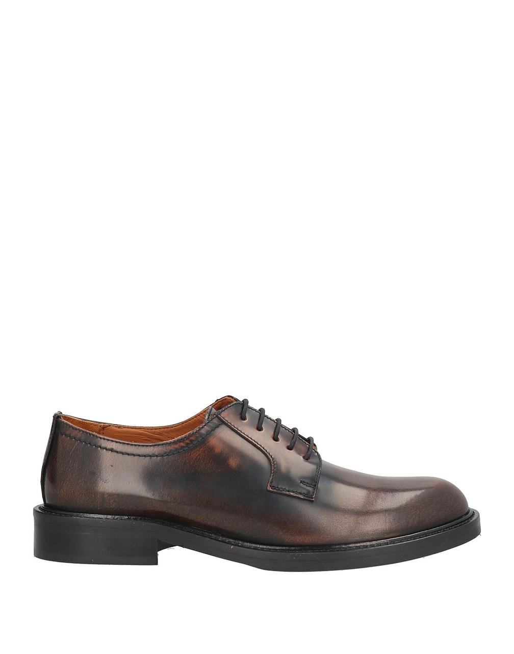 MAT:20 - Chaussures à lacets