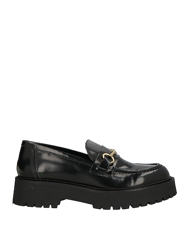 OVYÉ Loafers Leather