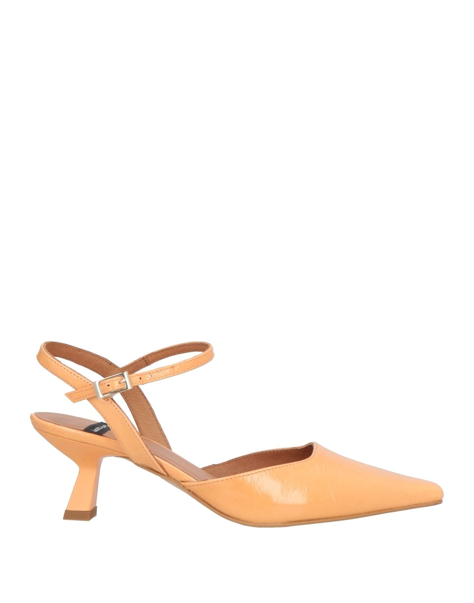 ÁNGEL ALARCÓN - Pumps