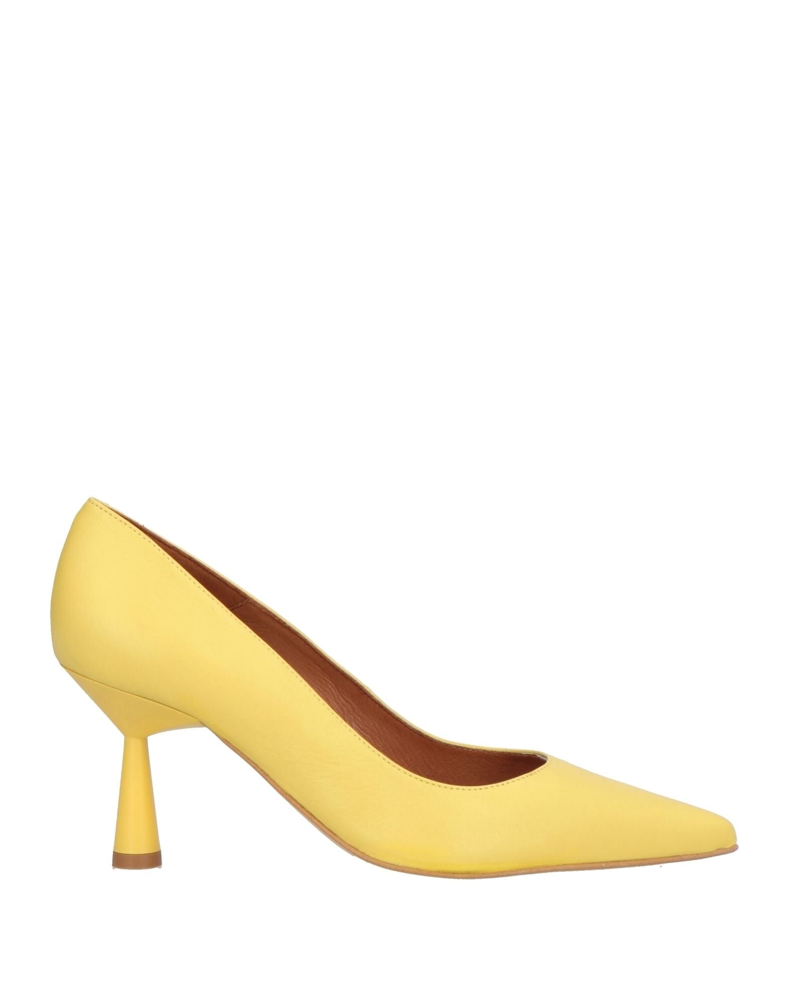 ÁNGEL ALARCÓN - Pumps