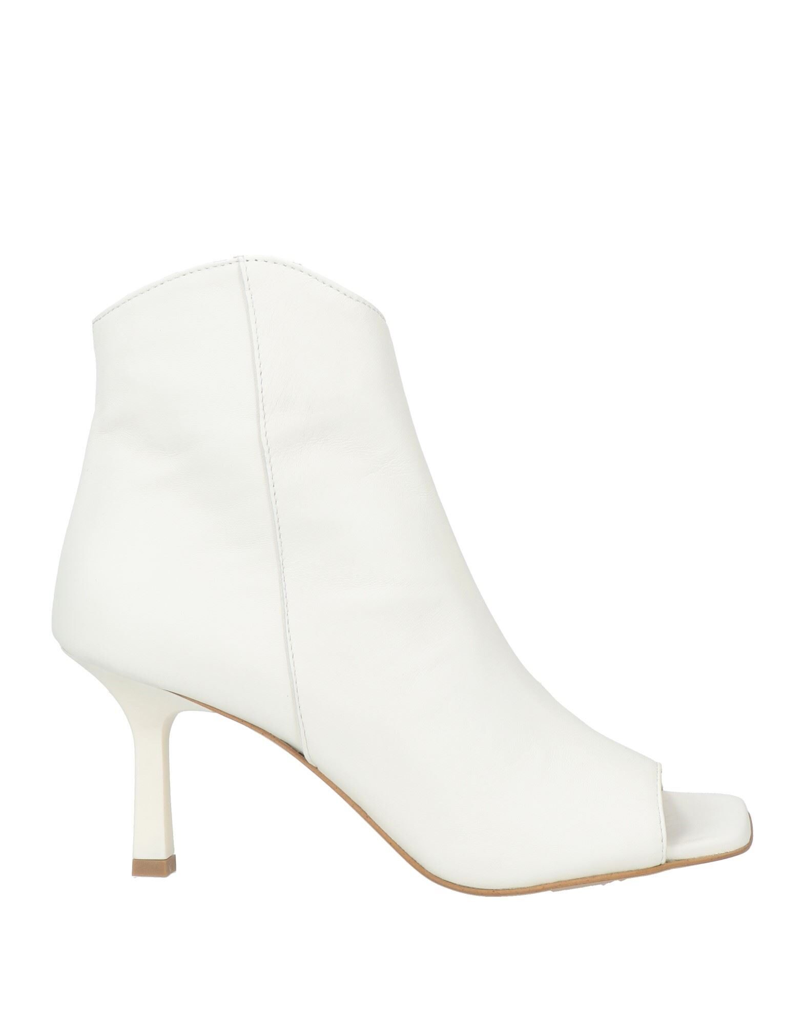 NOA A. - Ankle boots