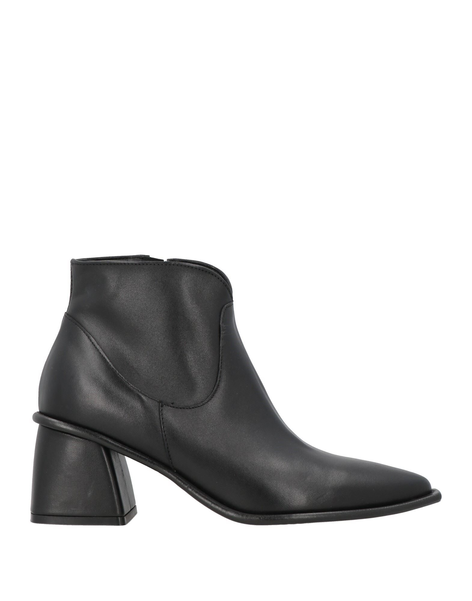 GUESS - Ankle boots