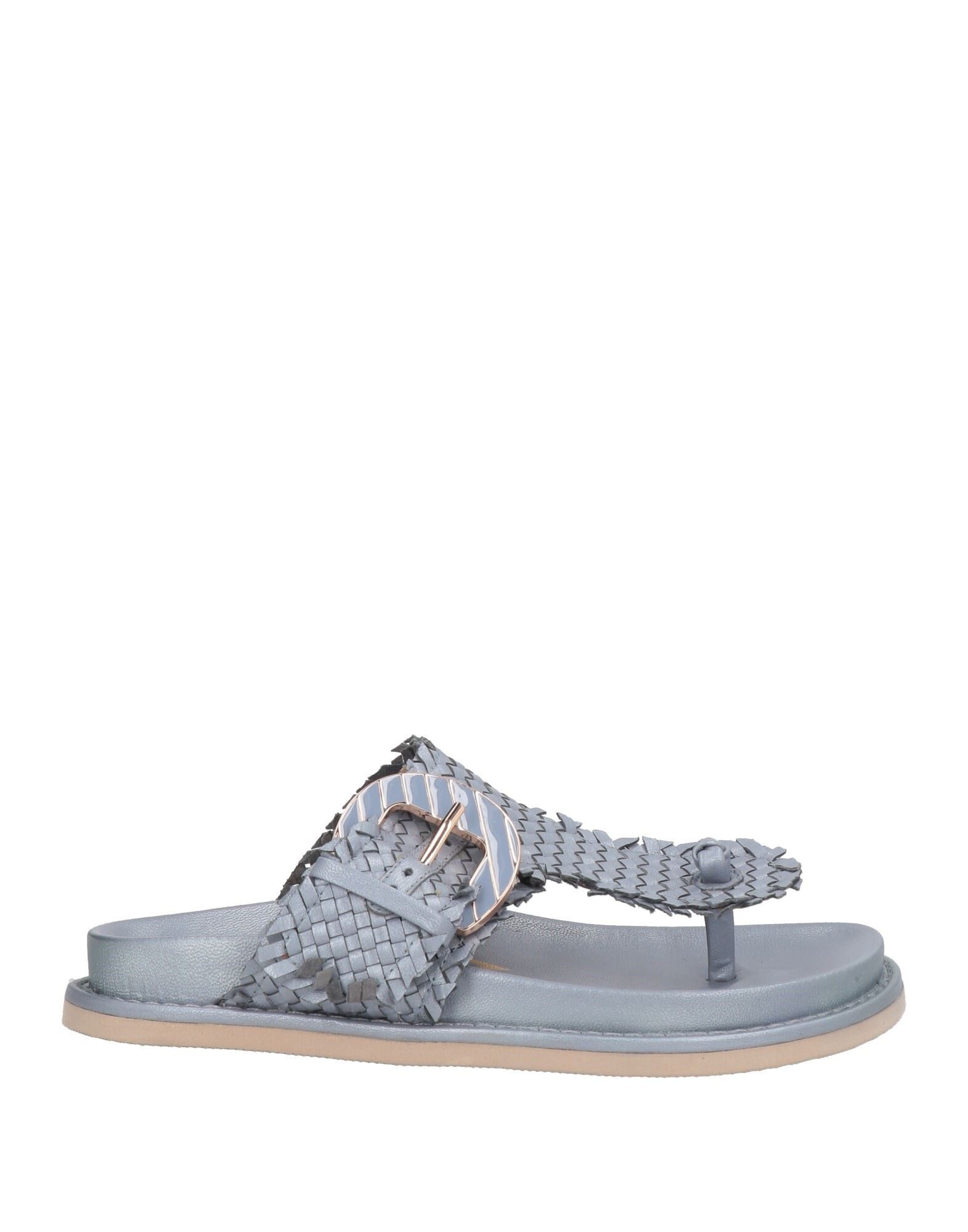 EMANUÉLLE VEE - Вьетнамки