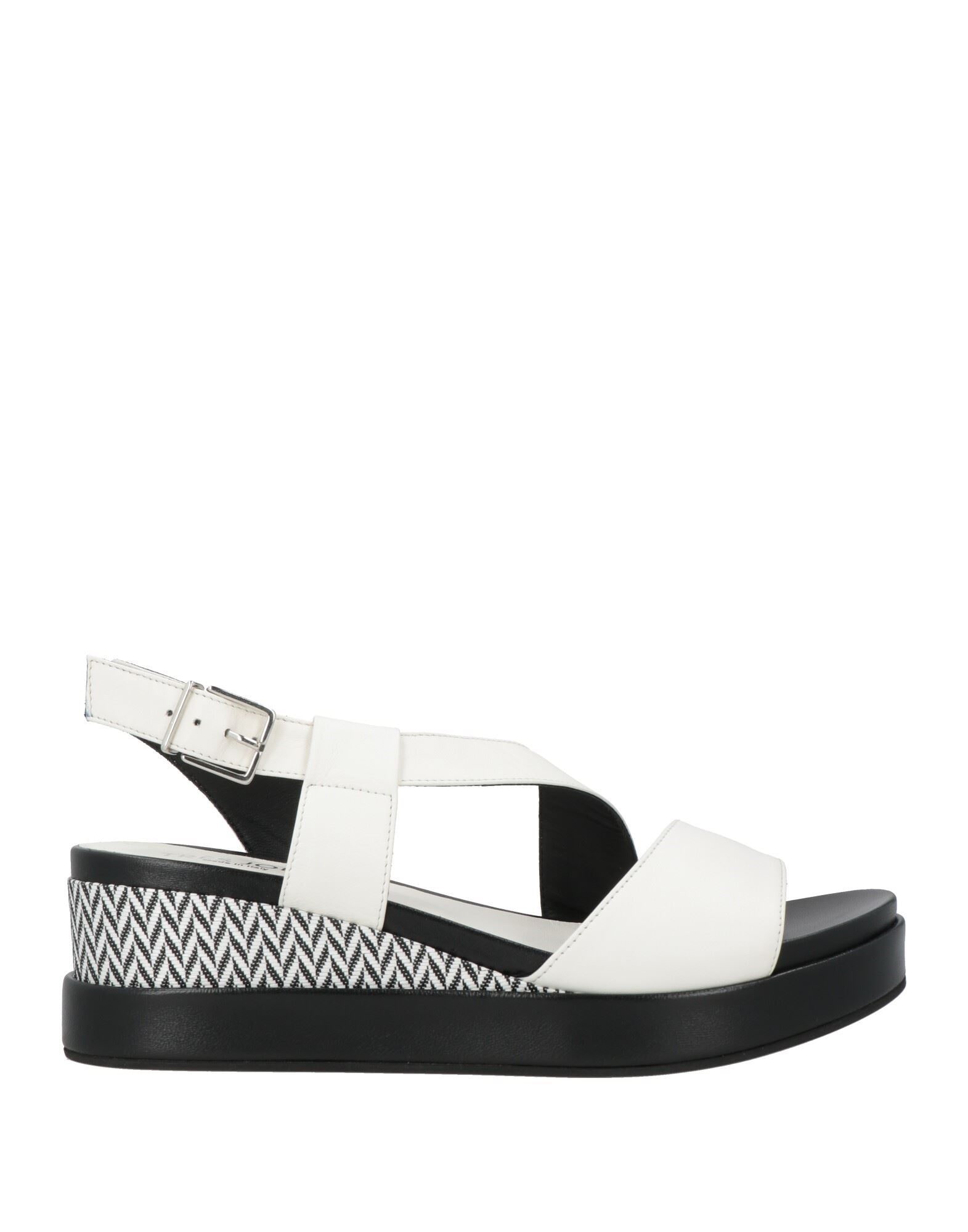 TRES JOLIE - Sandals