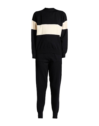 GRETHA Milano Ensemble 50% Viscose, 35% Polyester, 15% Laine