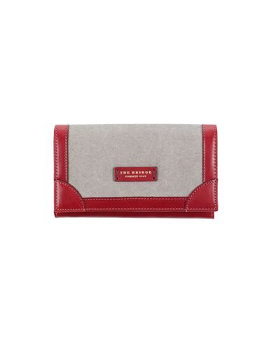 Click to view more detailed imagery on our partner's website The Bridge Wallet In Brick Red