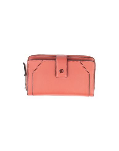 Click to view more detailed imagery on our partner's website Piquadro Wallet In Rust