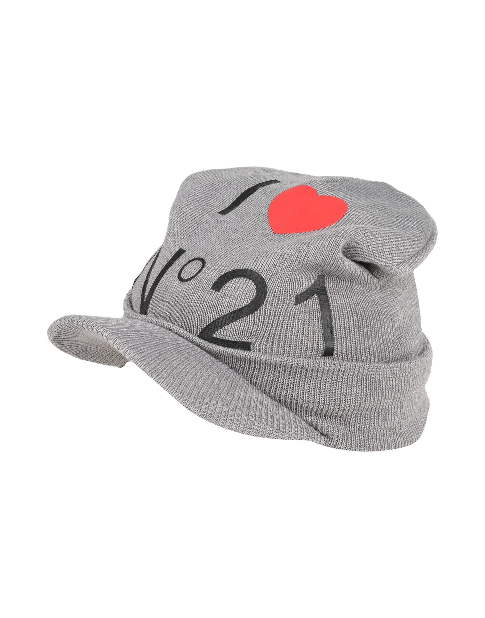 N°21 - Hats