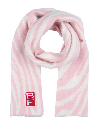 BY FAR Sciarpe e foulard Rosa chiaro 53% Lana di baby alpaca, 35% Poliammide riciclato, 9% Lana Merino, 3% Poliestere