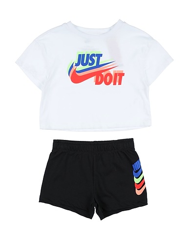 NIKE Kids’ co-ord SPORT DNA BOXY TEE & SHORT SET
 White 60% Cotton, 40% Polyester