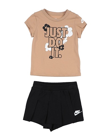 NIKE Completo Bambini FLORAL SKORT SET
 Nocciola 60% Cotone, 40% Poliestere, Elastan