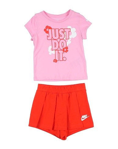 NIKE Kids’ co-ord FLORAL SKORT SET
 Pink 60% Cotton, 40% Polyester, Elastane