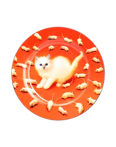 SELETTI WEARS TOILETPAPER
