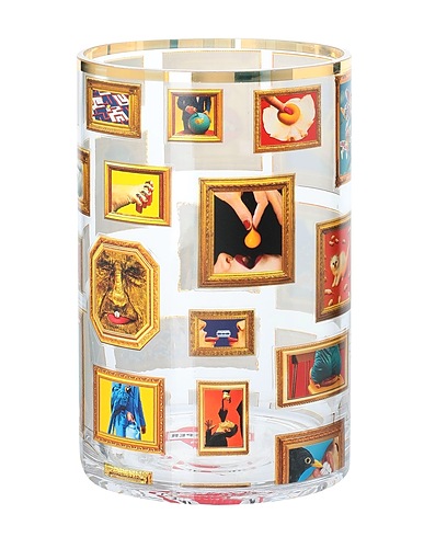 SELETTI WEARS TOILETPAPER