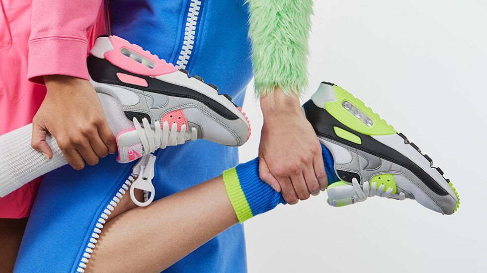 NIKE 